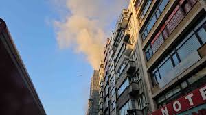 Şişli’de restoranda başlayan yangın yanındaki iki binaya sıçradı
