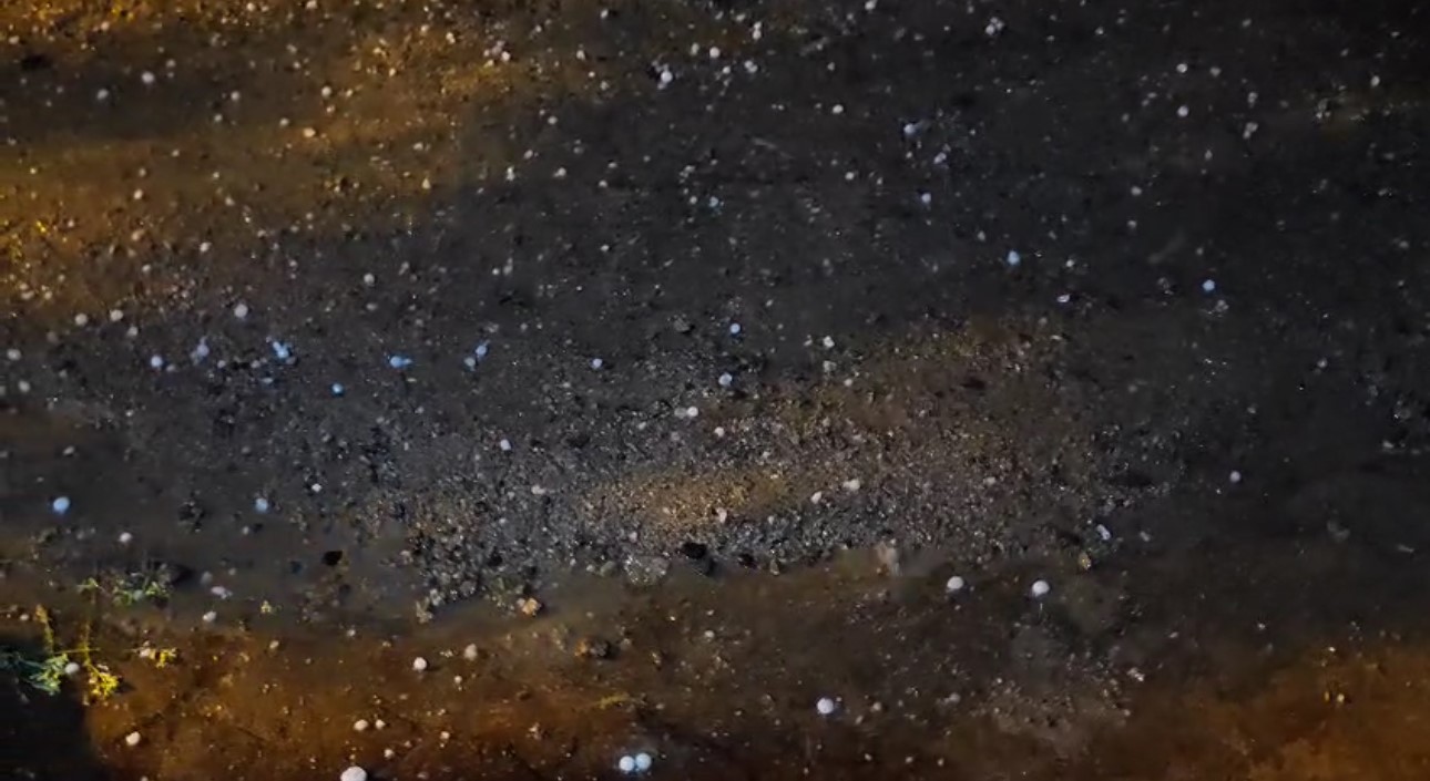 Hakkari’de misket büyüklüğünde dolu yağdı