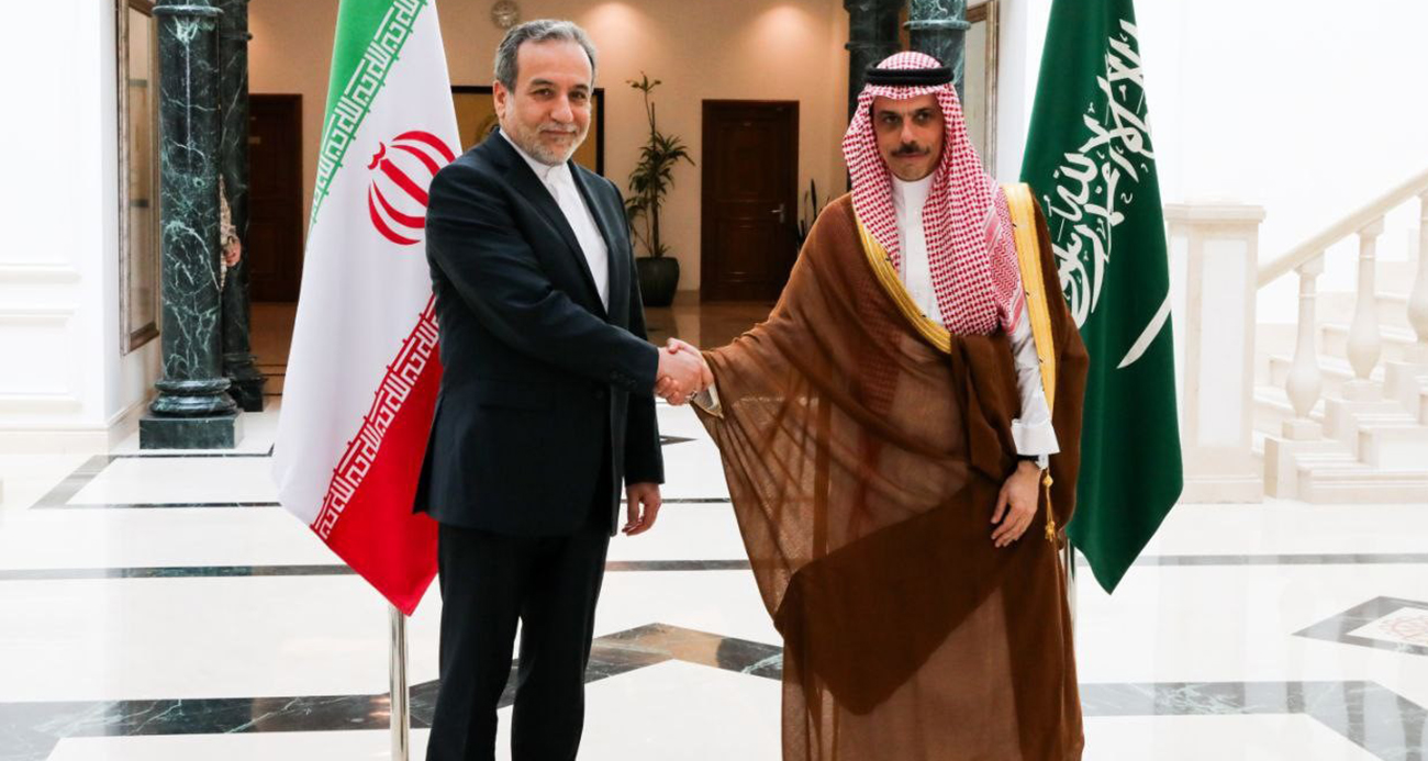 İran Dışişleri Bakanı Arakçi, Cidde’de Suudi mevkidaşı Farhan ile bir araya geldi