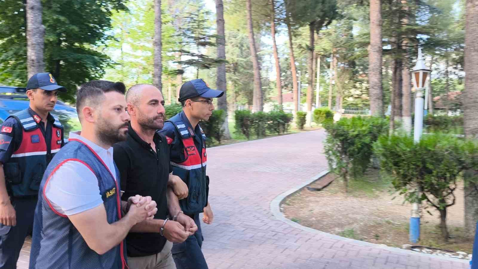 Her gün işe gider gibi hırsızlık yapıp, 140 ayrı suçtan 20 milyonluk vurgun yaptı