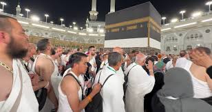 Hacı adayları Kabe’de Gazze için dua ediyor