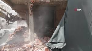 Esenyurt’ta deprem kabini testi yürekleri ağza getirdi