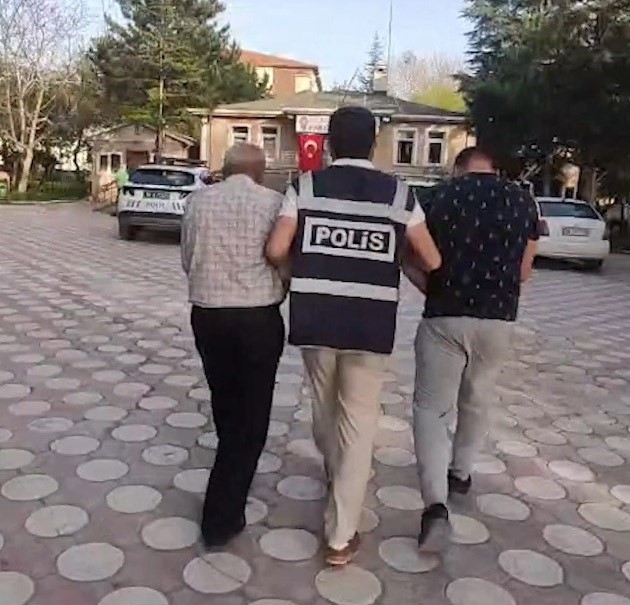 Kayseri’de Köpek Dövüştüren 2 Kişi Yakalandı