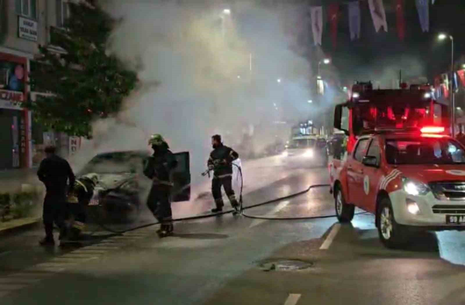 Kontağı Çevirdiği An Araba Alev Aldı!