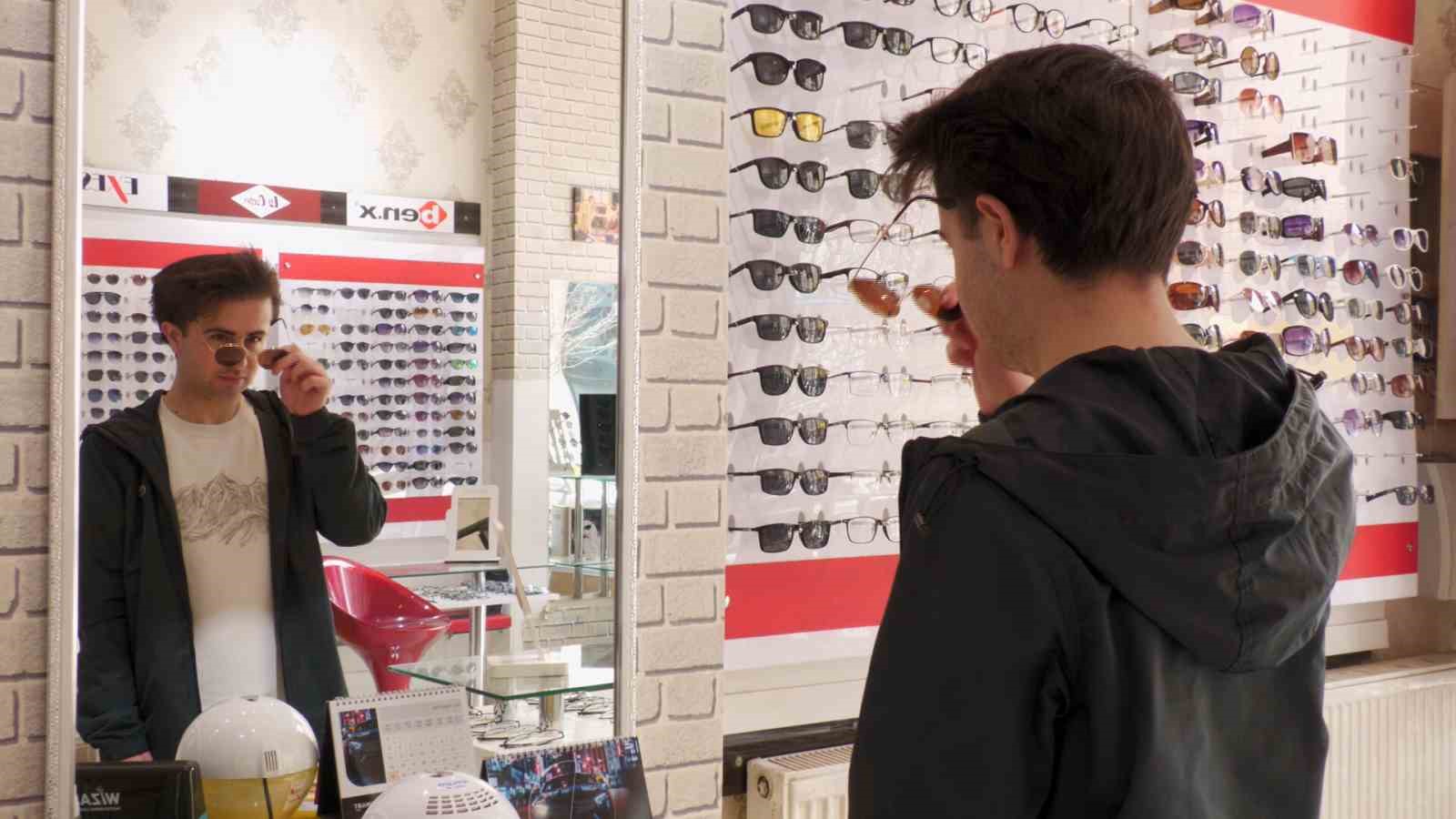 Optisyenlerden Hayati Uyarı: Bu Gözlükler Kör Ediyor!