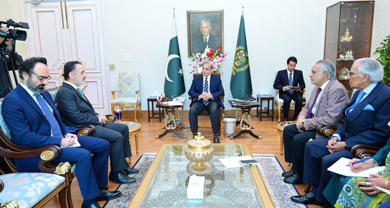 Pakistan Başbakanı Şerif, Türkiye’nin İslamabad Büyükelçisi Neziroğlu ile görüştü