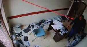 Depremzedelerin Altınlarını Alan Polis Meslekten İhraç Edildi