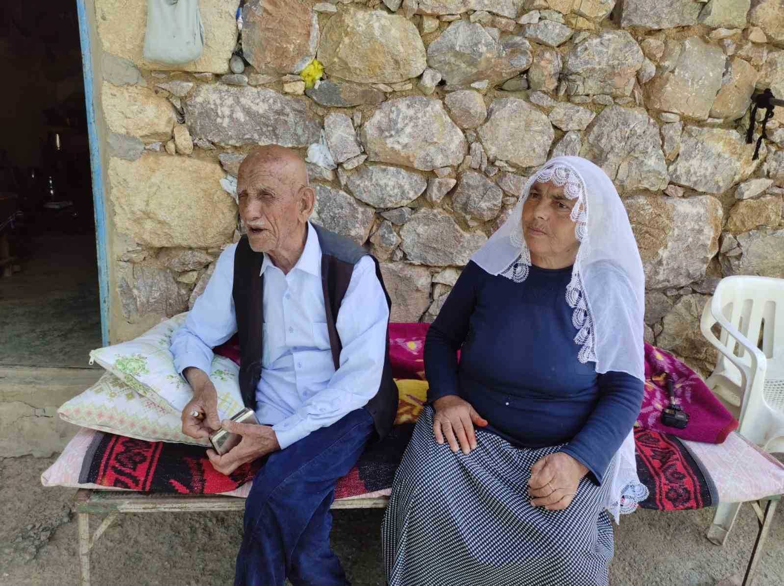 İlk Aşkını Unutmadı: 28 Çocuğundan İlkine “Rağda” Adını Verdi