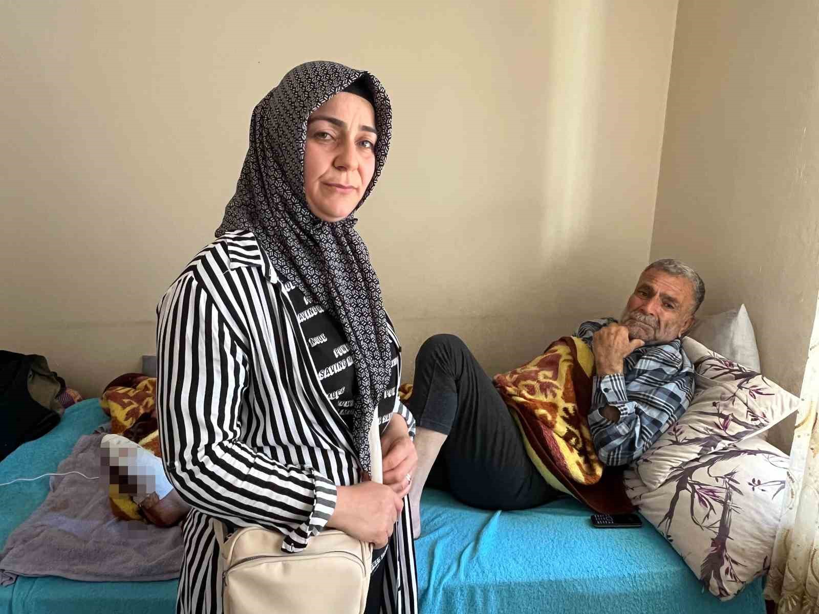 Şeker hastası yaşlı adam ağlayarak yardım istedi