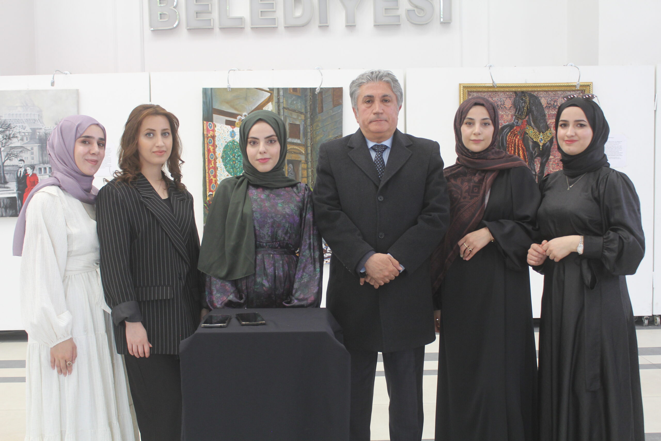 Hakkarili Genç Sanatçılar İlk Sergilerini Van’da Açtı