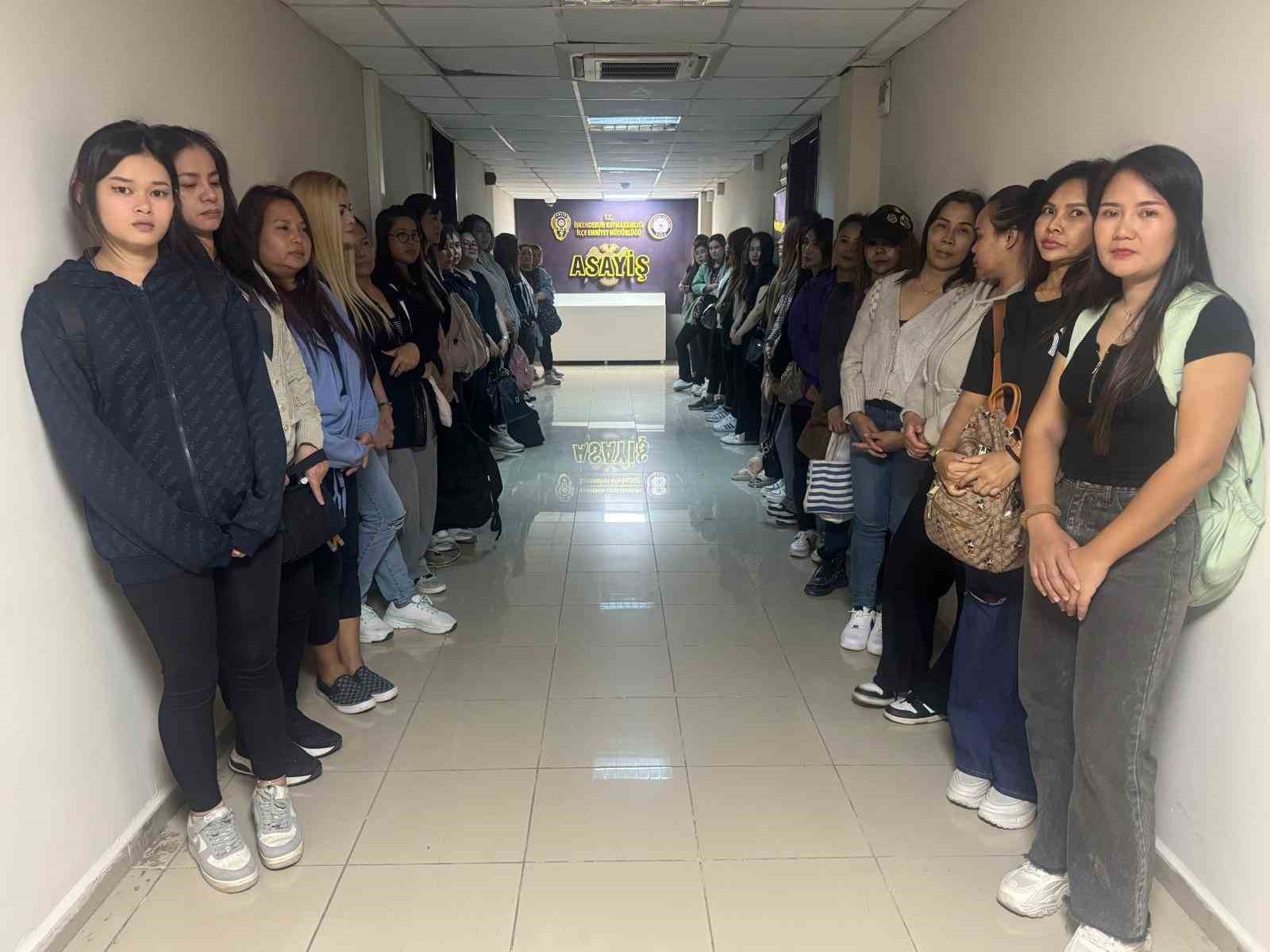 SPA ve Masaj Salonlarına Yapılan Operasyonda 36 Yabancı Uyruklu Kadın Yakalandı