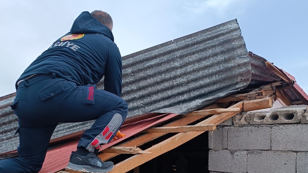 Van İtfaiyesi, Fırtınaya Karşı Gece Boyu Mücadele Etti