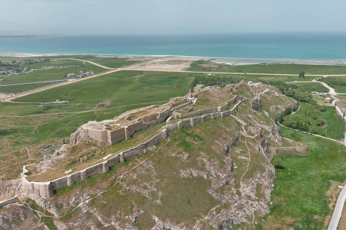 Van Kalesi Eteklerine Yeni Mahalle Kuruluyor