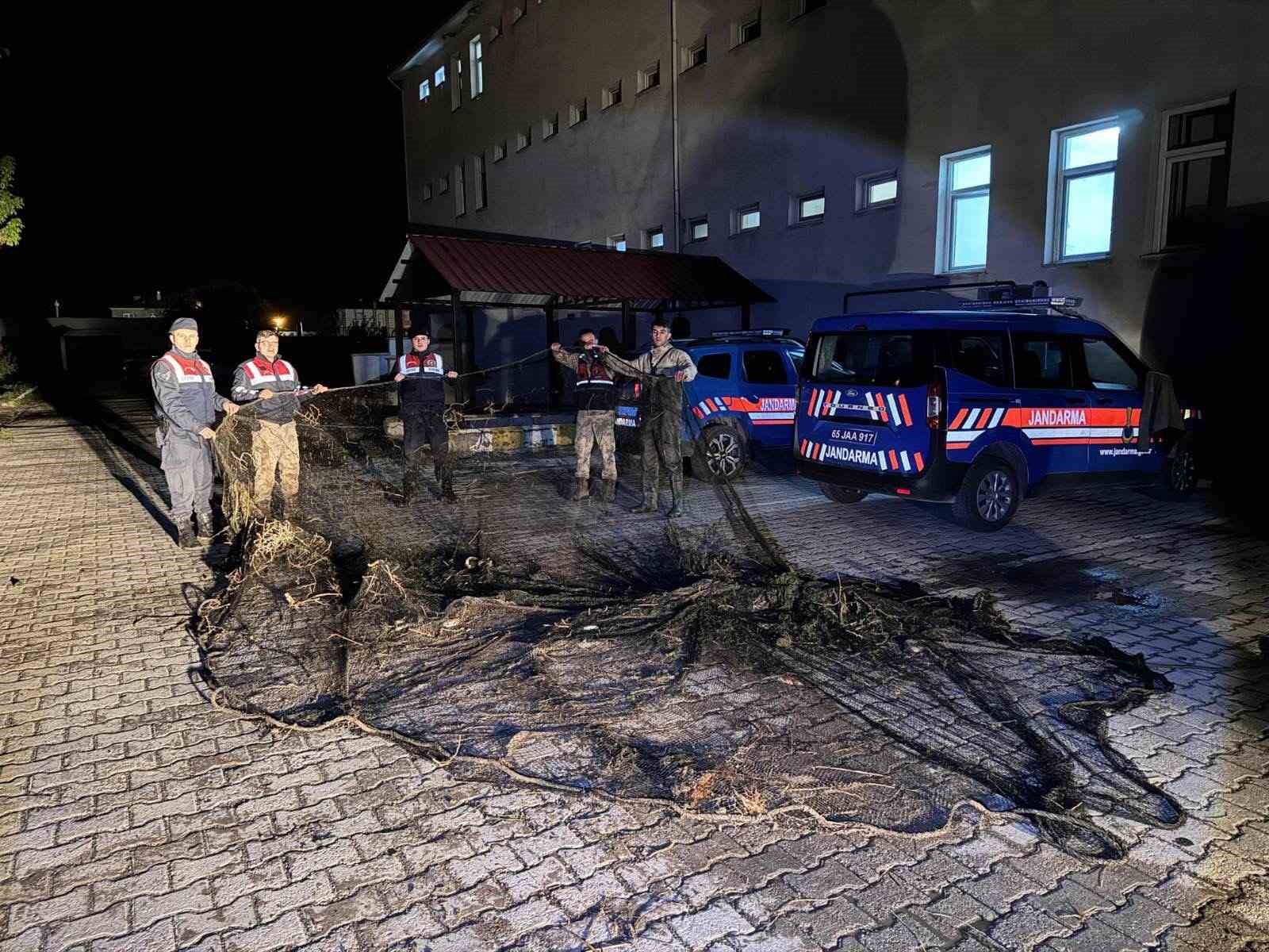 Van’da 1 ton canlı balık ele geçirildi
