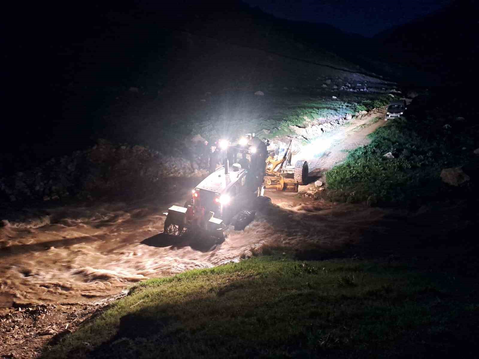 Van’da pancar toplamaya giden vatandaşlar mahsur kaldı