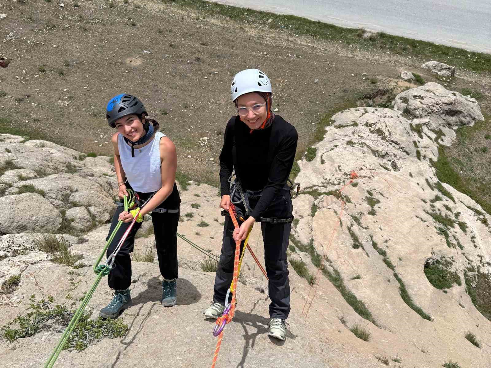 Van’da Türkiye Dağcılık Federasyonu onaylı dağcılık eğitimi verildi