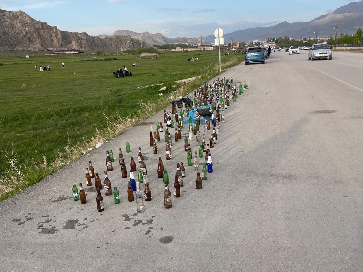 Van’da utandıran manzara: Tarihi alan alkoliklerin mekanı oldu