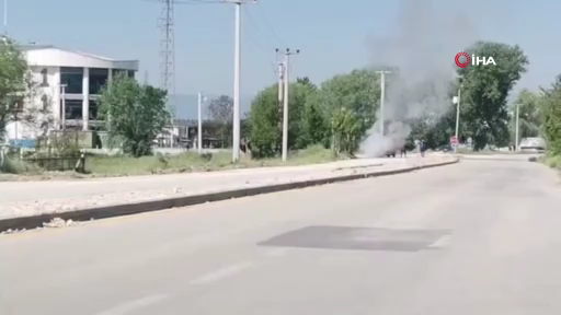 Seyir halindeki Fiat Tofaş alev alev yandı