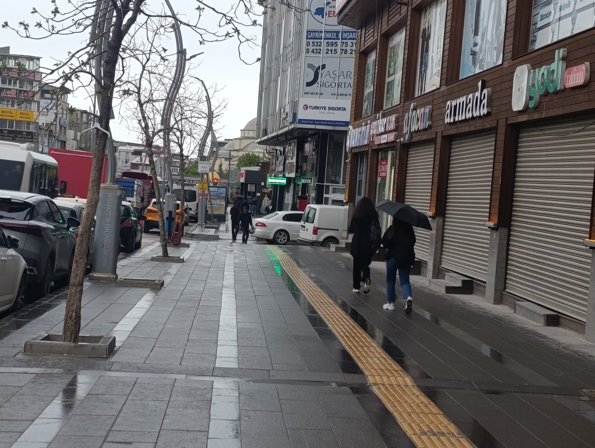 Van’da Sağanak Yağış Etkili Oldu