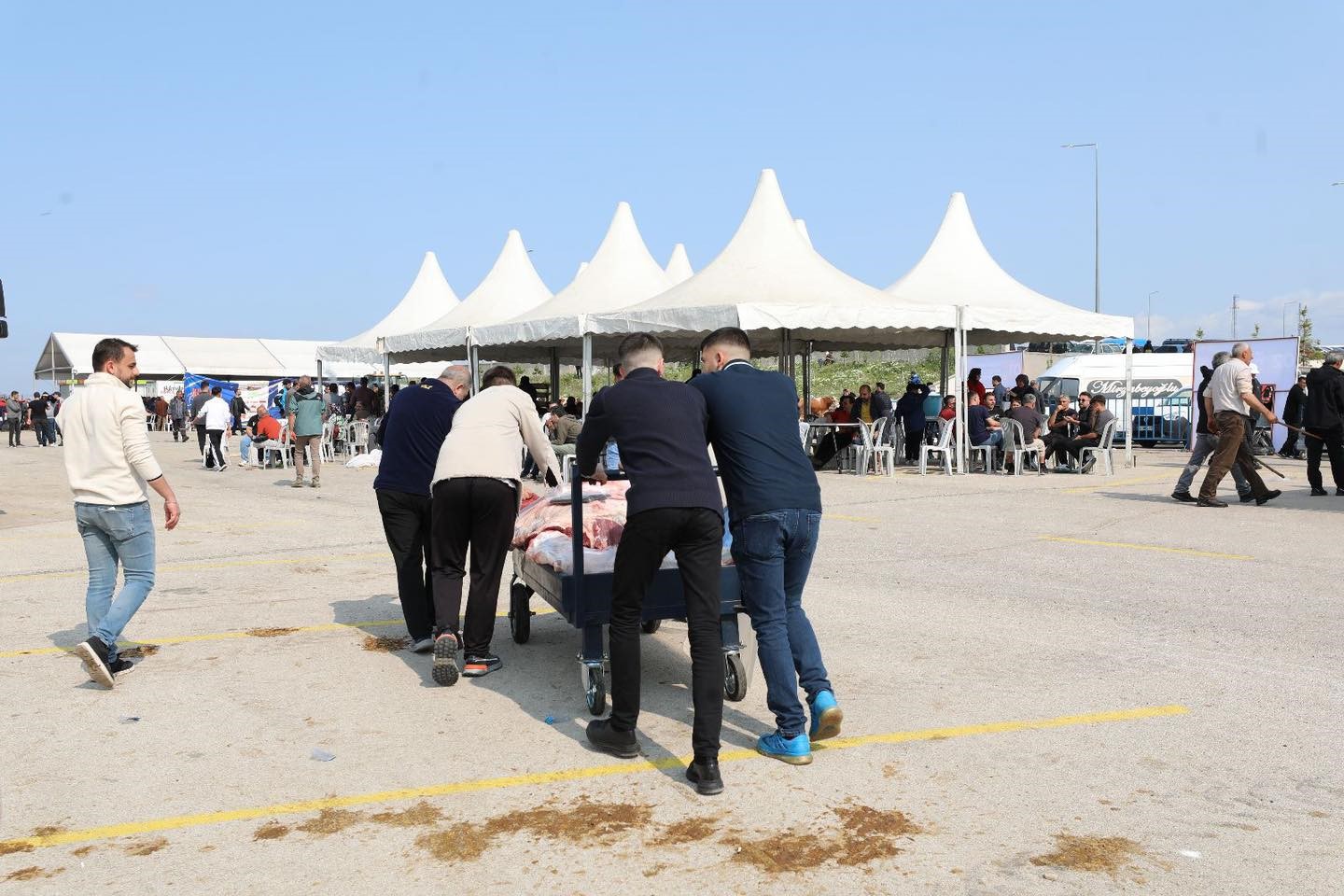Vatandaş mobil mezbahanelere koştu