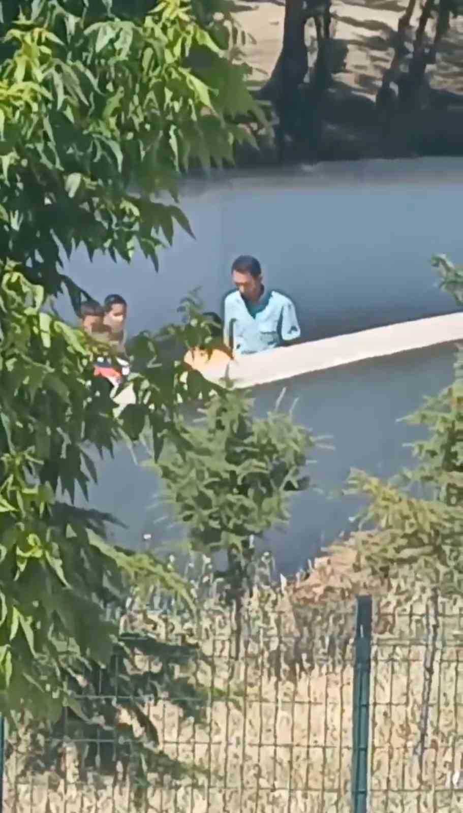 9 yaşındaki öğrencisini acımadan böyle tokatladı