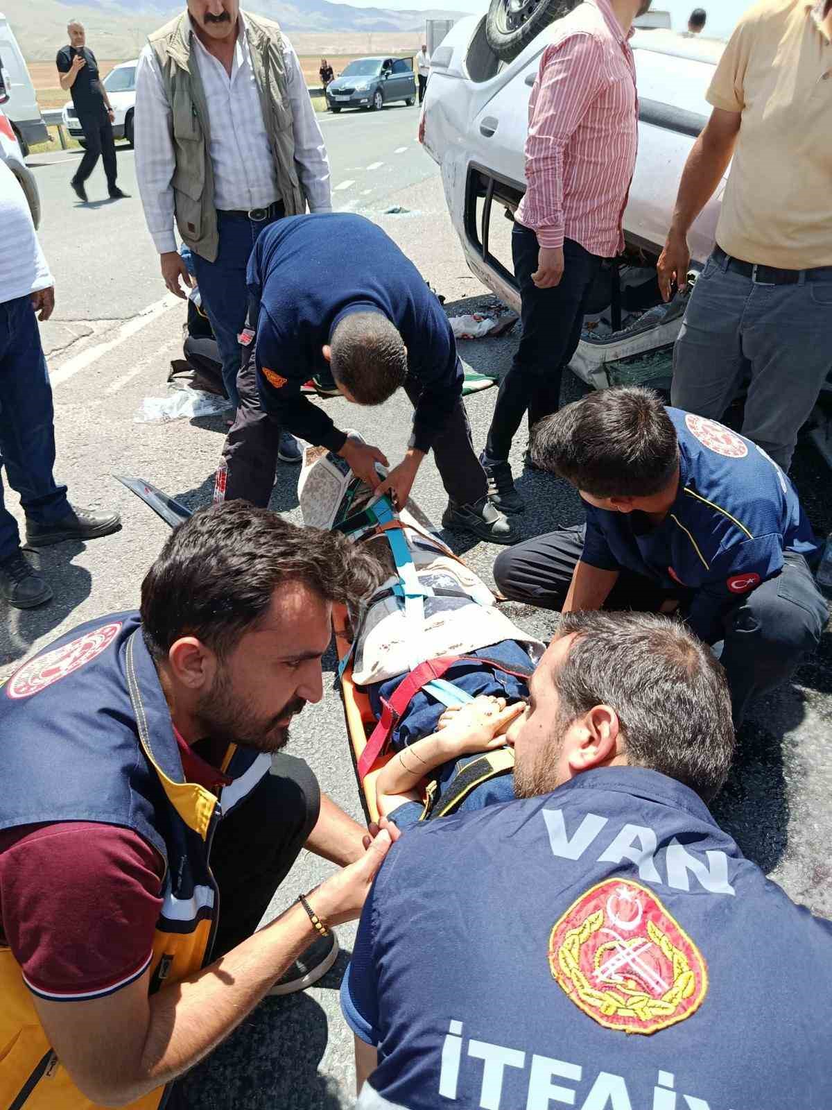 Van’da otomobil takla attı: 1 ölü, 3 yaralı