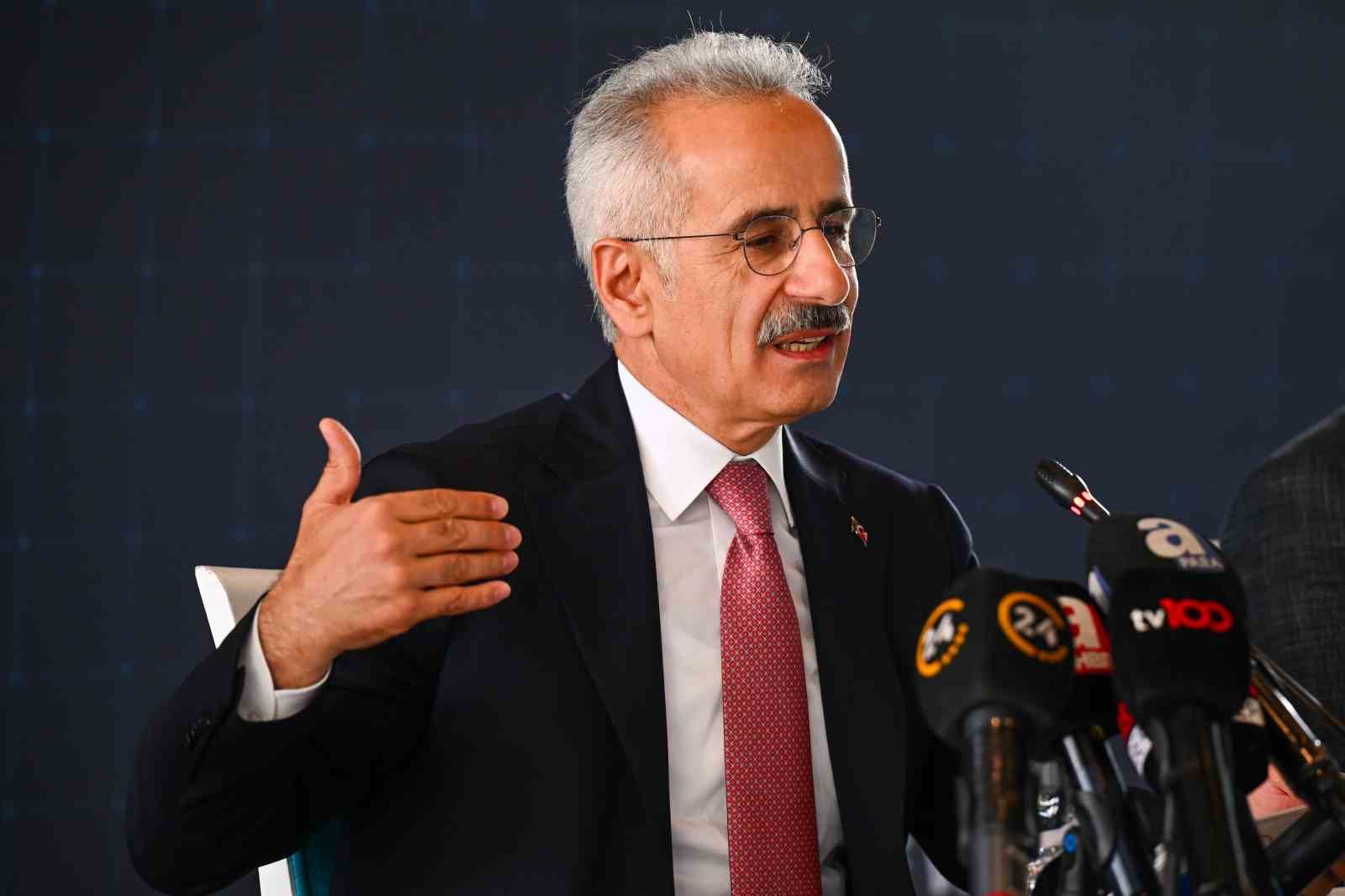 Bakan Uraloğlu: “Ulaştırma ve haberleşme altyapısına 293,5 milyar dolarlık yatırım yapıldı”