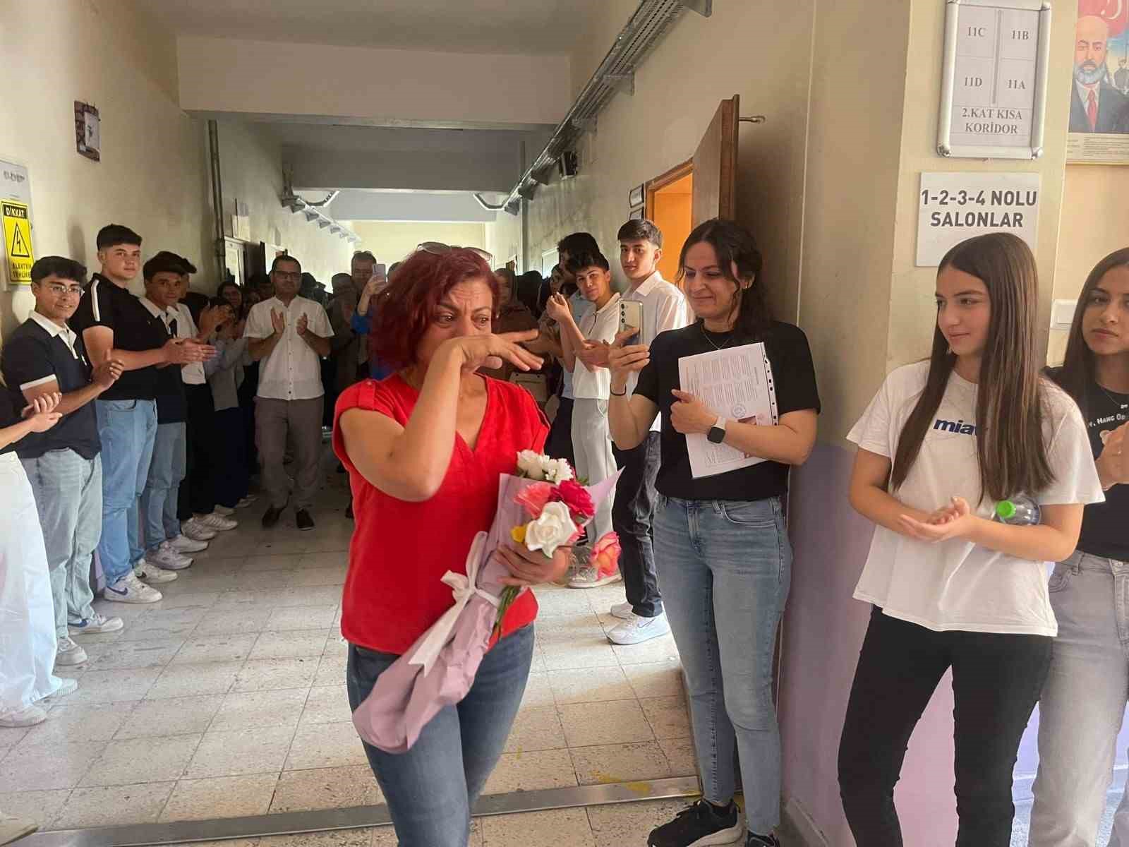 Emekli olan öğretmene duygusal veda