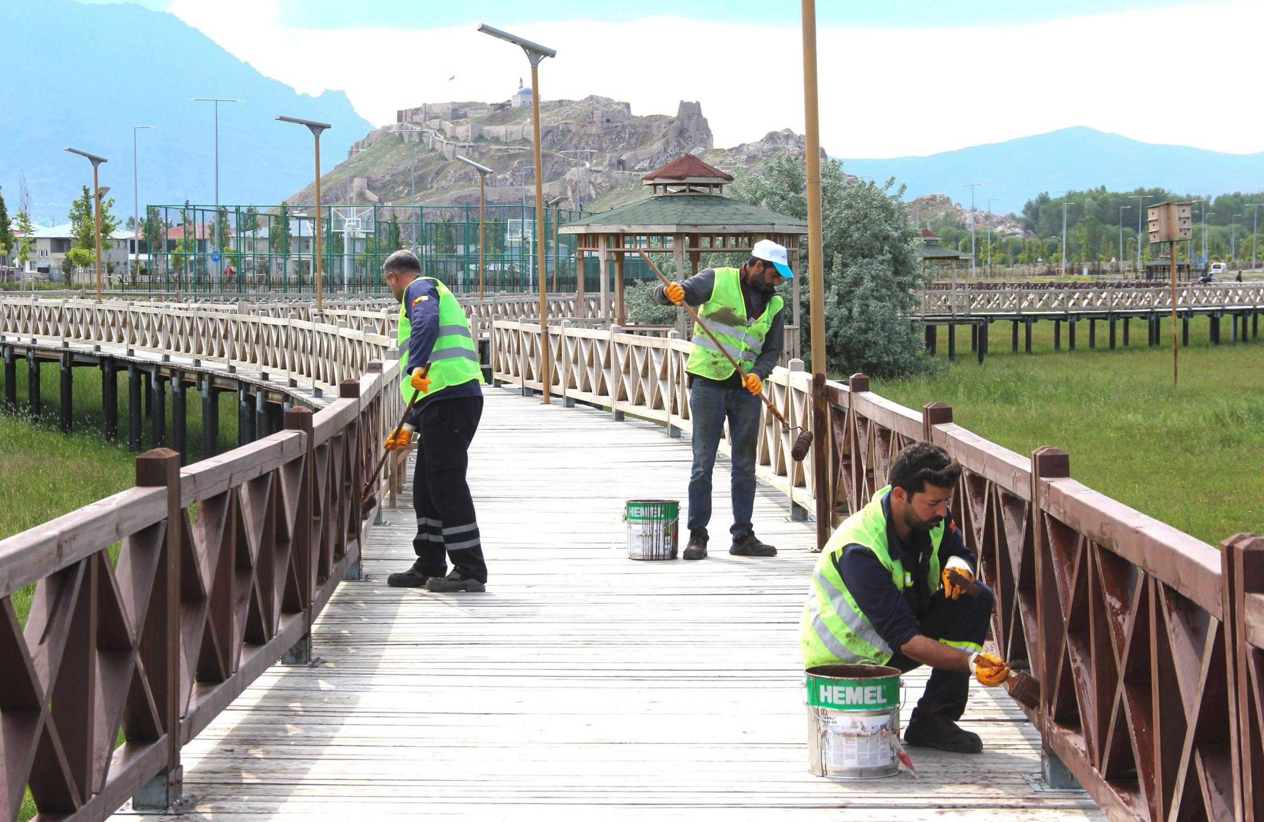 Van Sahil Yolu’nda yenileme çalışmaları sürüyor