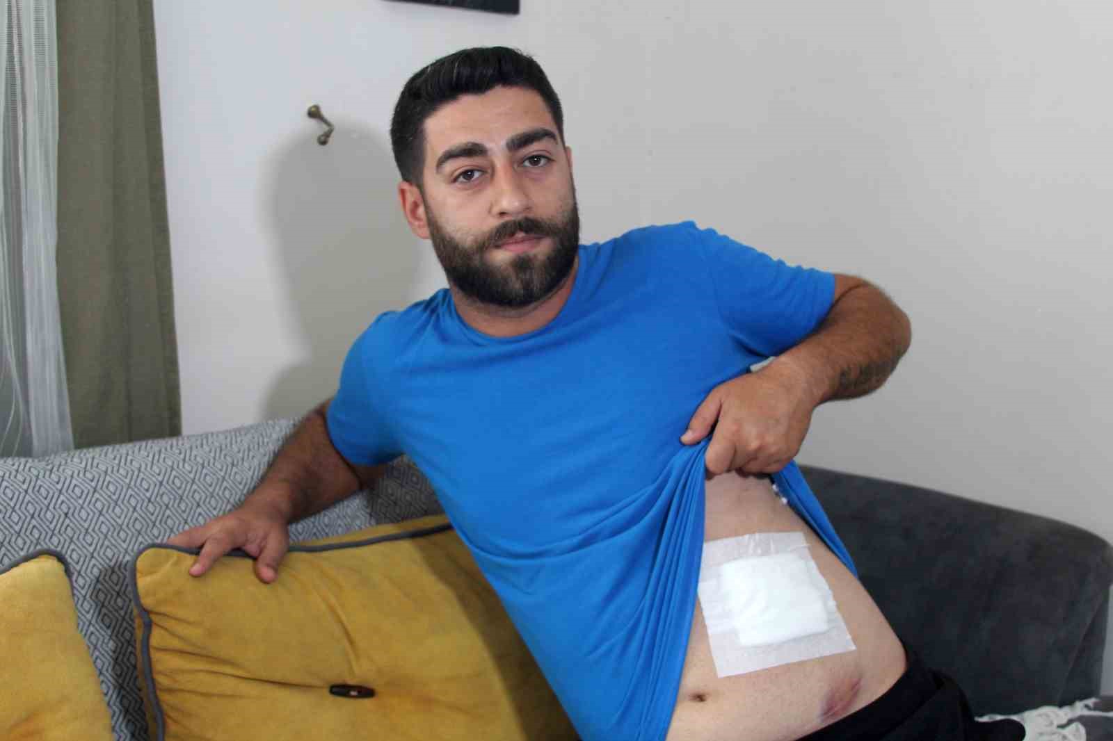 Bayramlaşmaya gitti, karnına yorgun mermi isabet etti