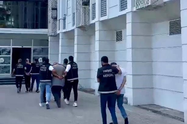 Uyuşturucuyu tuvalete atıp kaçmaya çalışan şüpheli dron takibi ile yakalandı