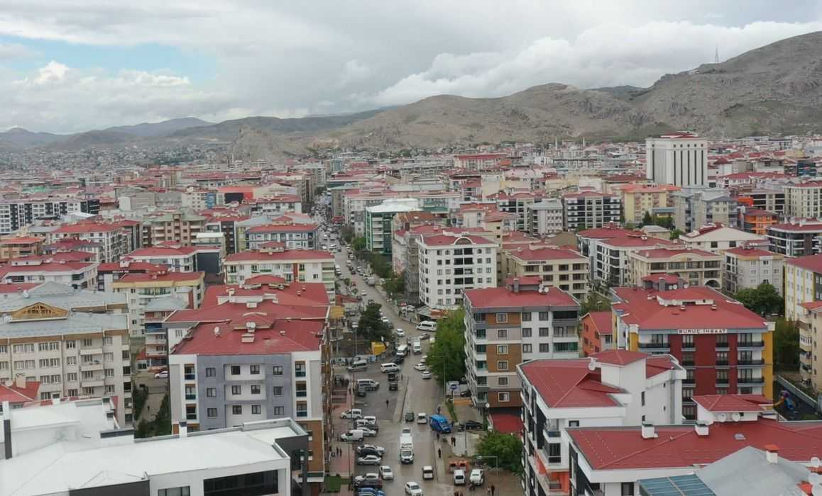 Vanlı sürücülerin dikkatine! O güzergah araç trafiğine kapanıyor