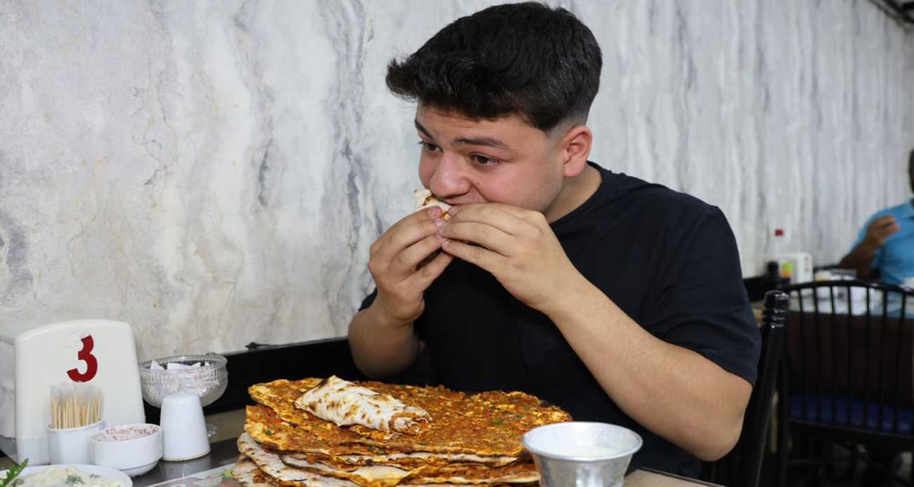 Yaşı 18 ama bir oturuşta 15 lahmacun yiyor
