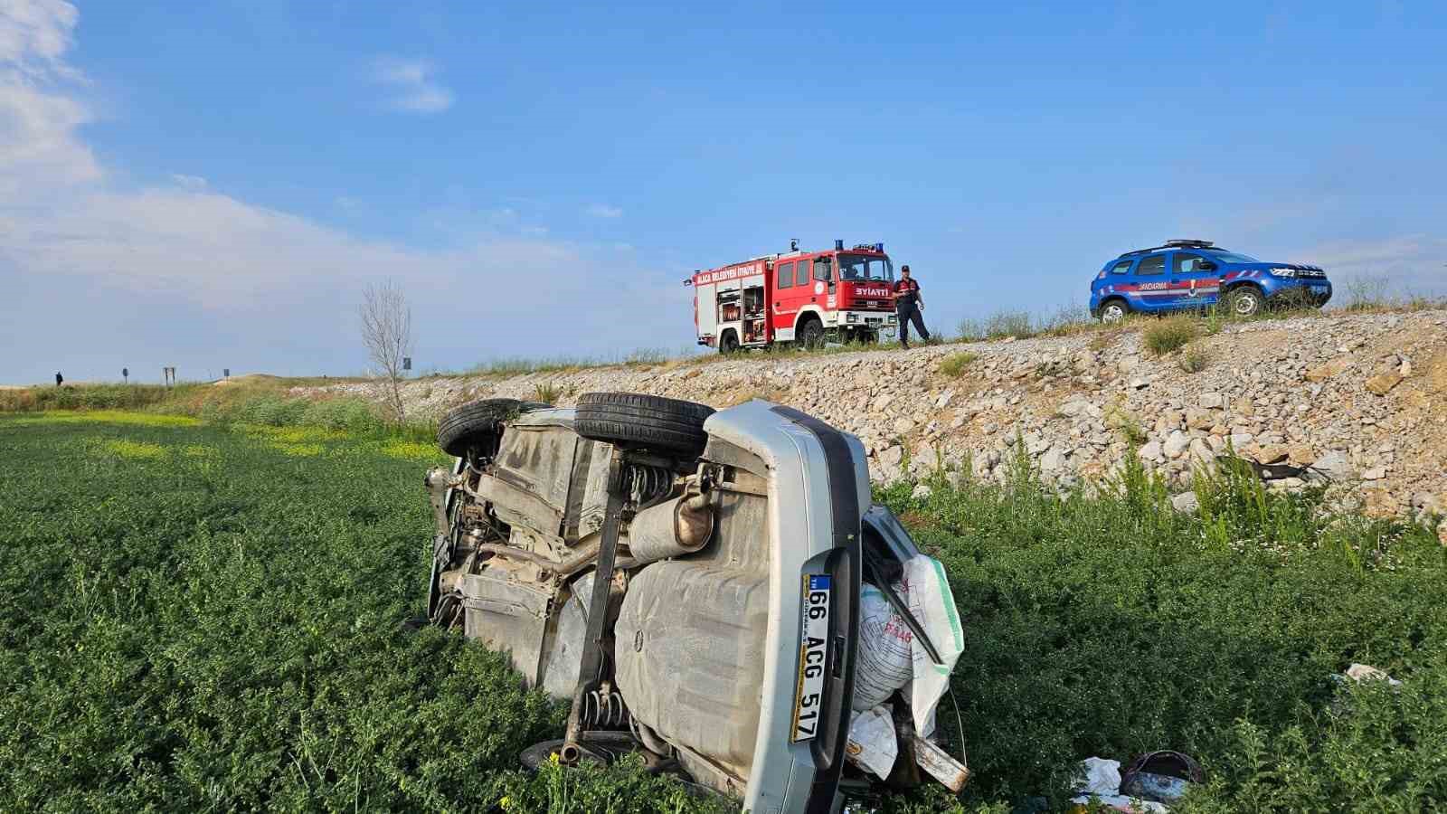 Takla atan otomobil hurdaya döndü: 1 yaralı