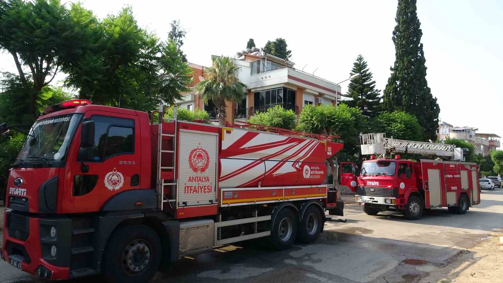 İsviçre’den tatil için geldikleri evleri 1 saat sonra küle döndü
