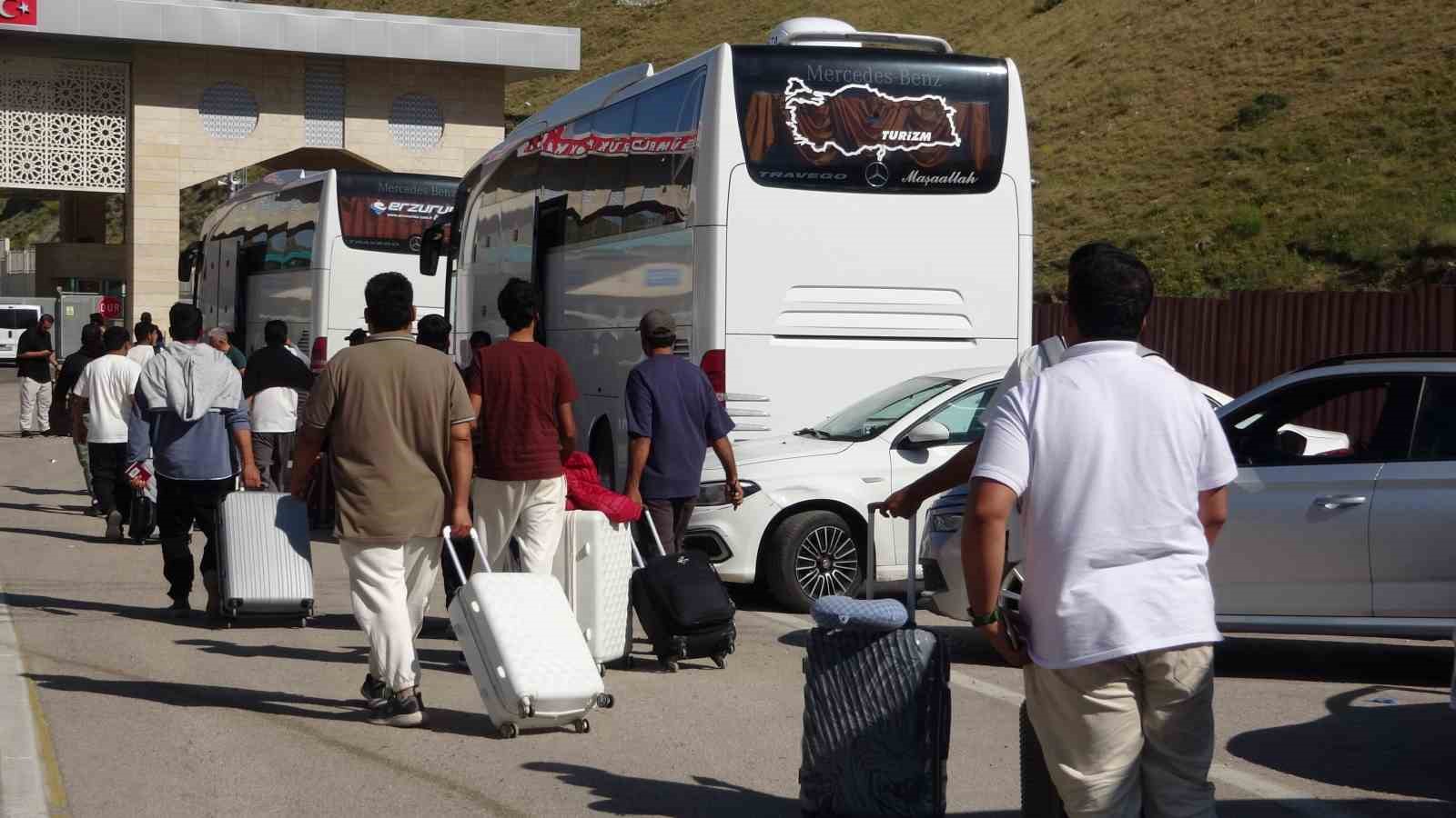 İran’daki Ummanlılar Van üzerinden Trabzon’a tahliye ediliyor