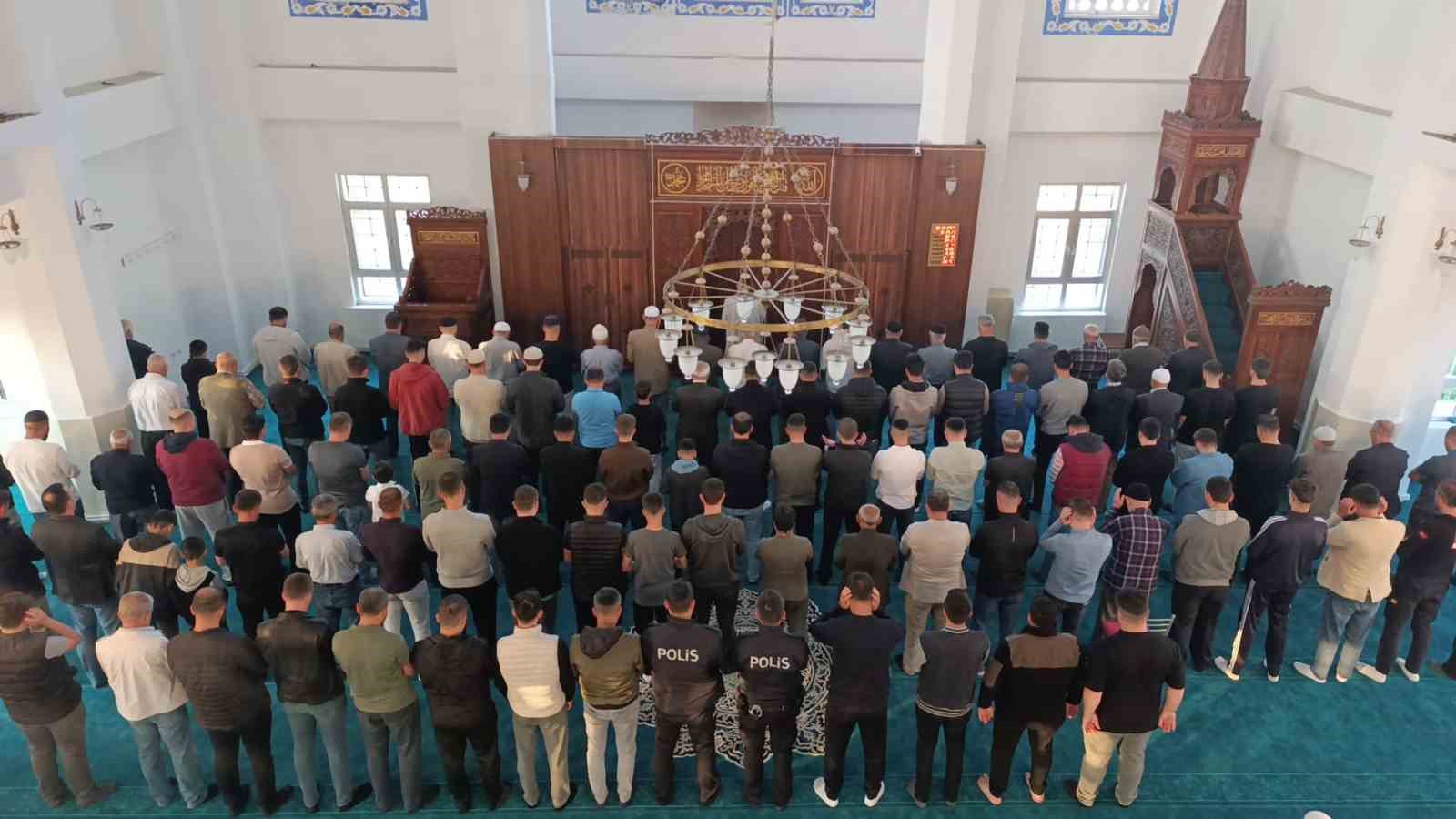 Van’da Bayram Namazı Heyecanı