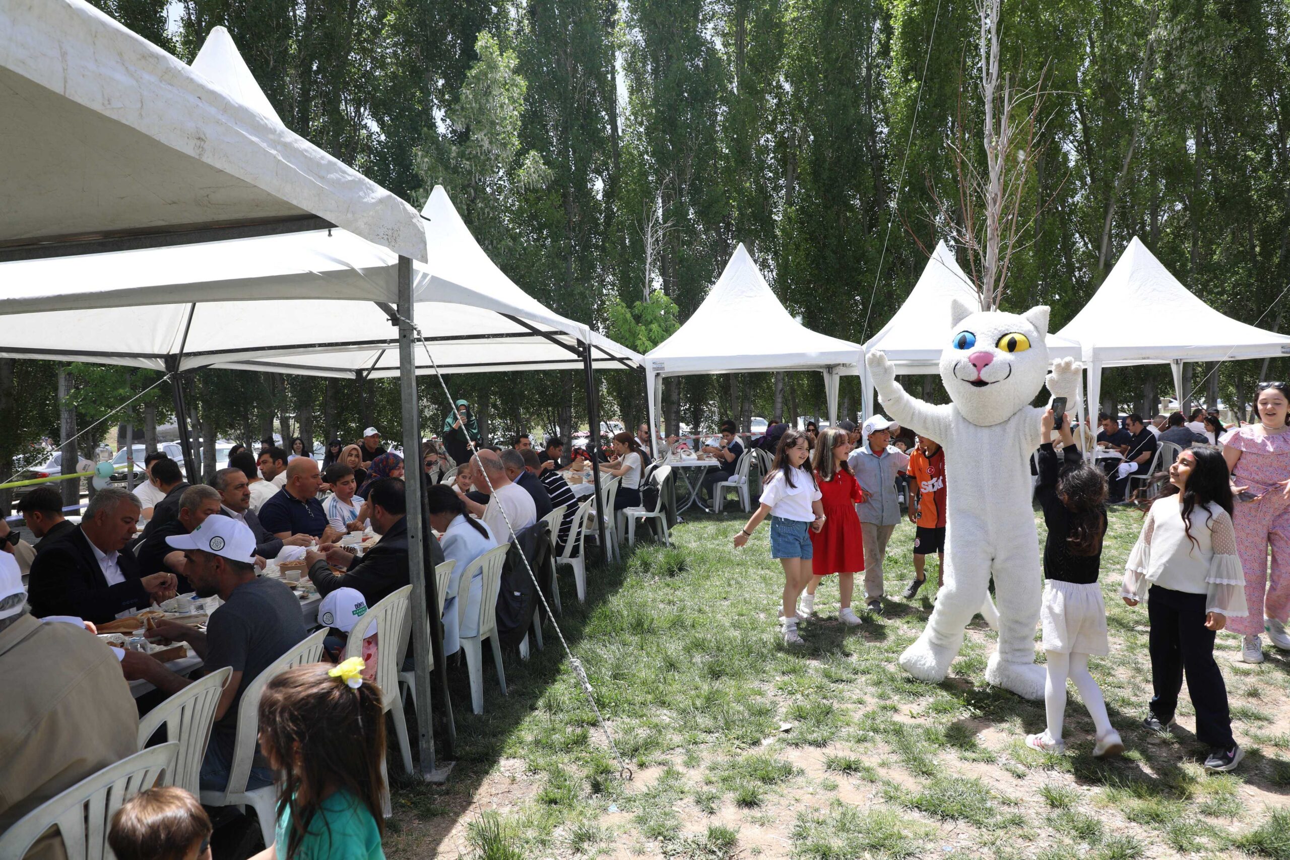 Van’da Dünya Kahvaltı Günü Coşkuyla Kutlandı