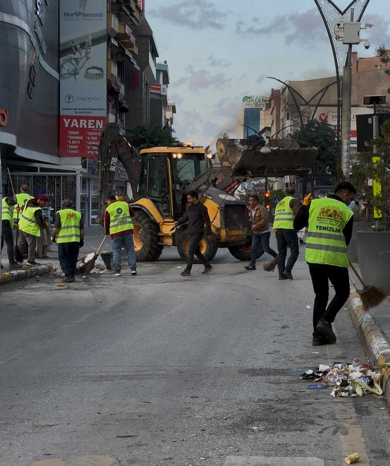 İpekyolu Belediyesinden temizlik çalışanlarına teşekkür