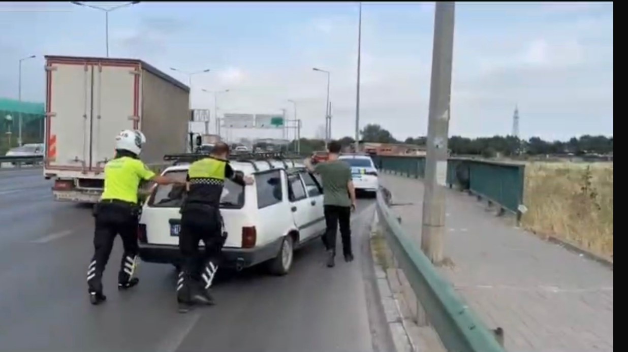 YKS Yolunda Talihsizlik: Araç Arızalandı, Aday Gözyaşlarına Boğuldu