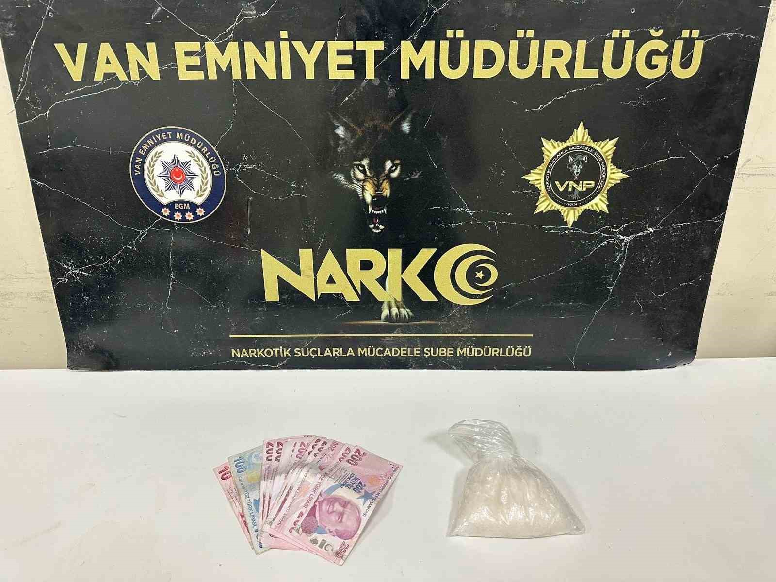 Van’da ’torbacı’ operasyonunda 27 şahsa yasal işlem yapıldı