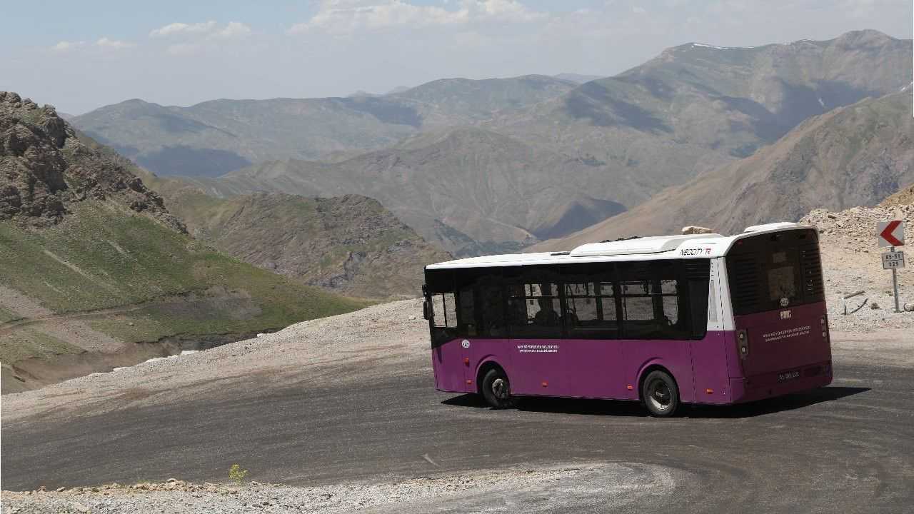 Bahçesaray’a Otobüs Seferleri Yeniden Başladı