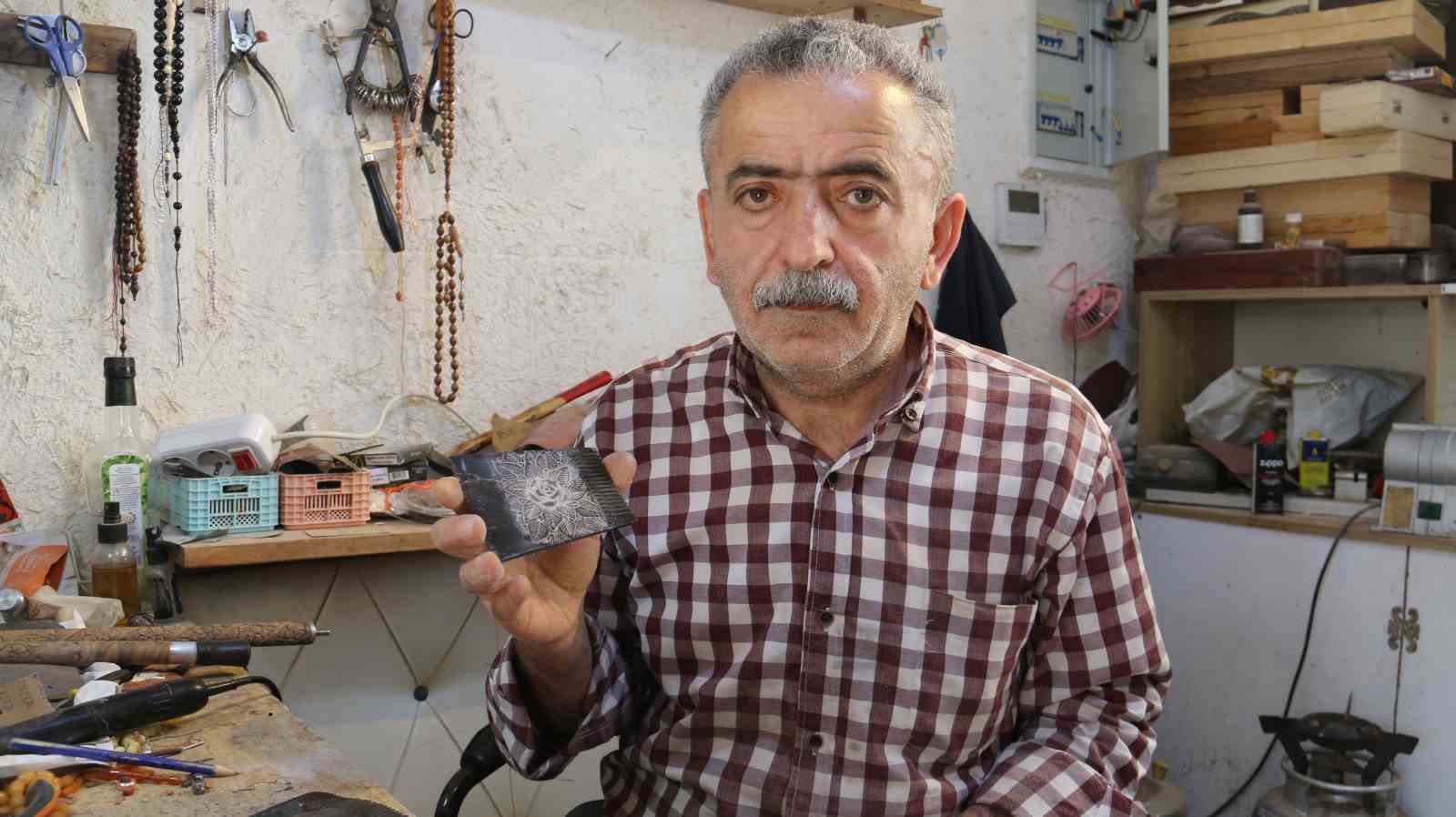 Asırlık Geleneğe Hayat Veriliyor: Kemik Taraklar Sanat Eserine Dönüşüyor