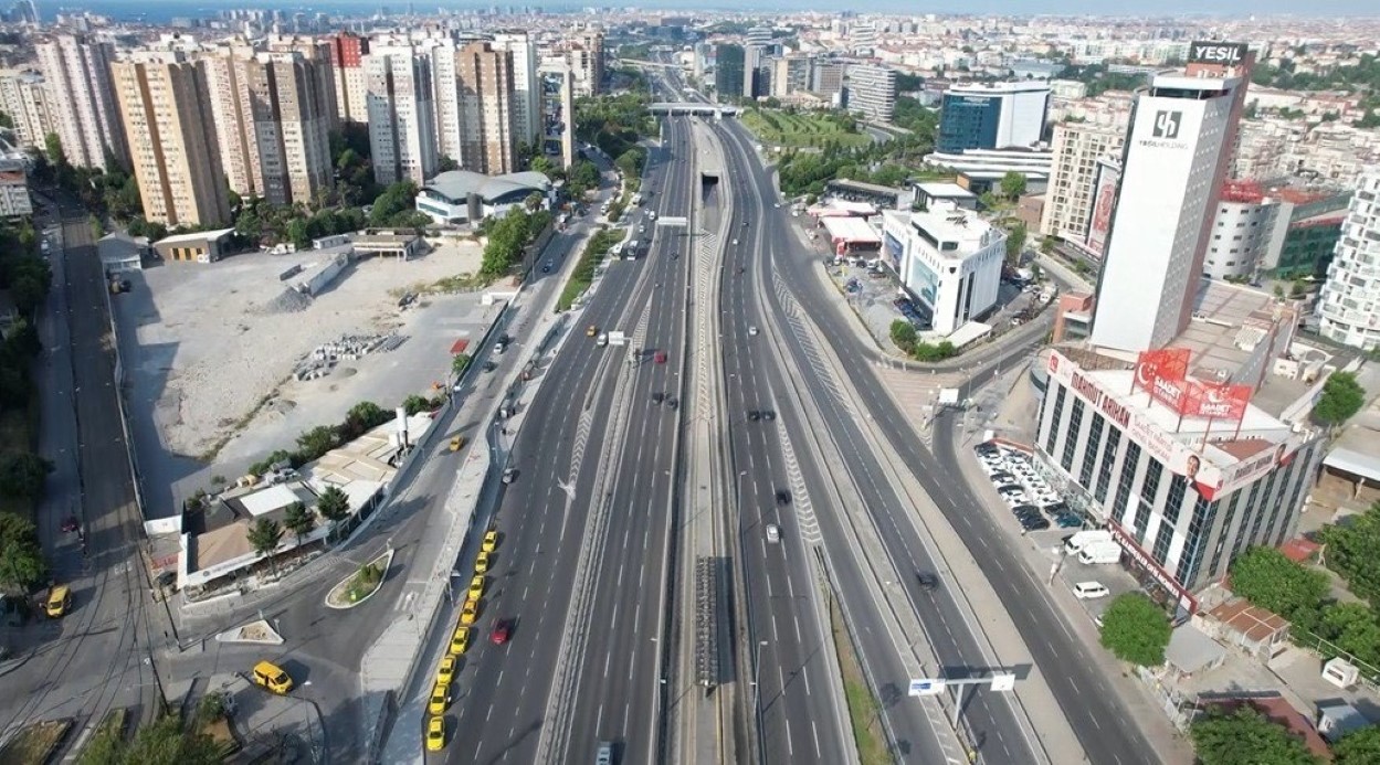 Bayramın ikinci gününde yollar boş kaldı