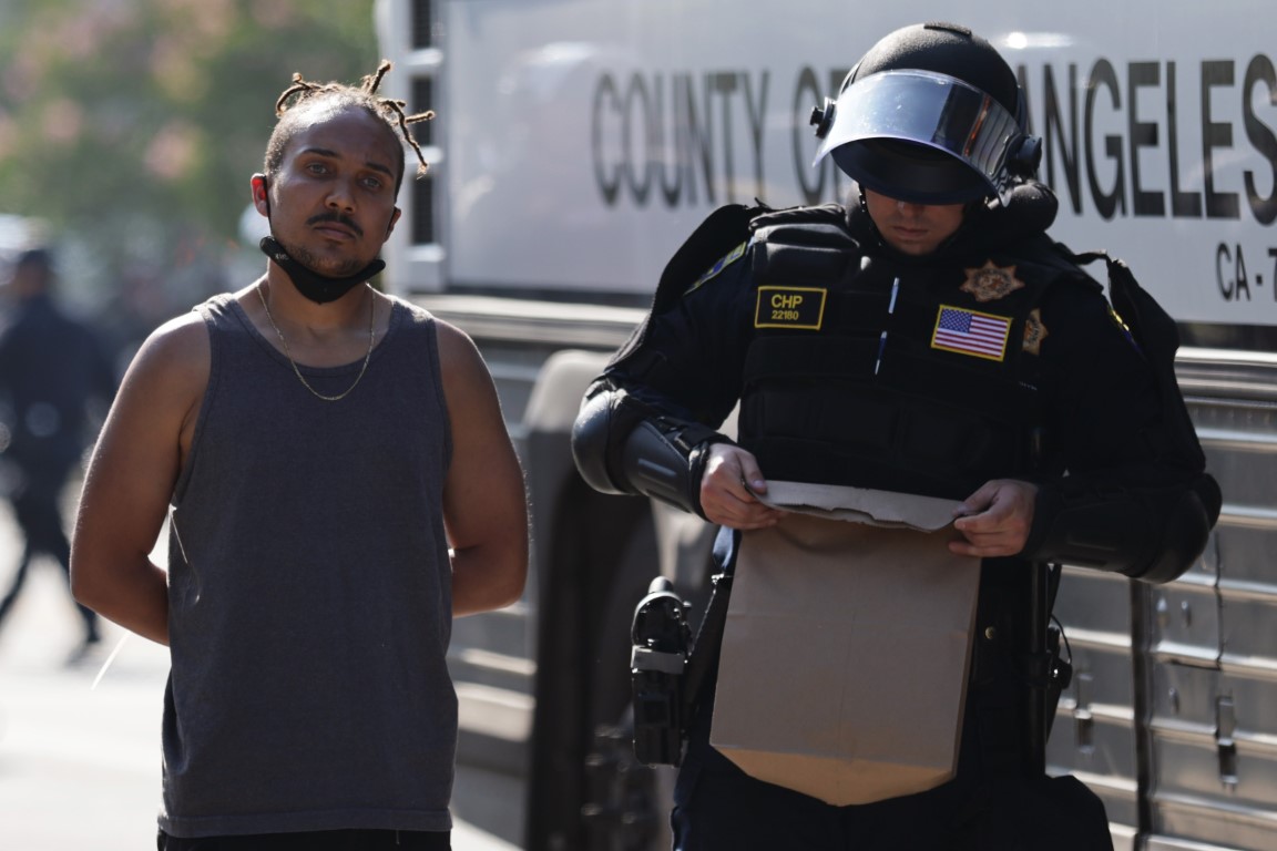 Los Angeles’ta kısmi sokağa çıkma yasağı ilan edildi
