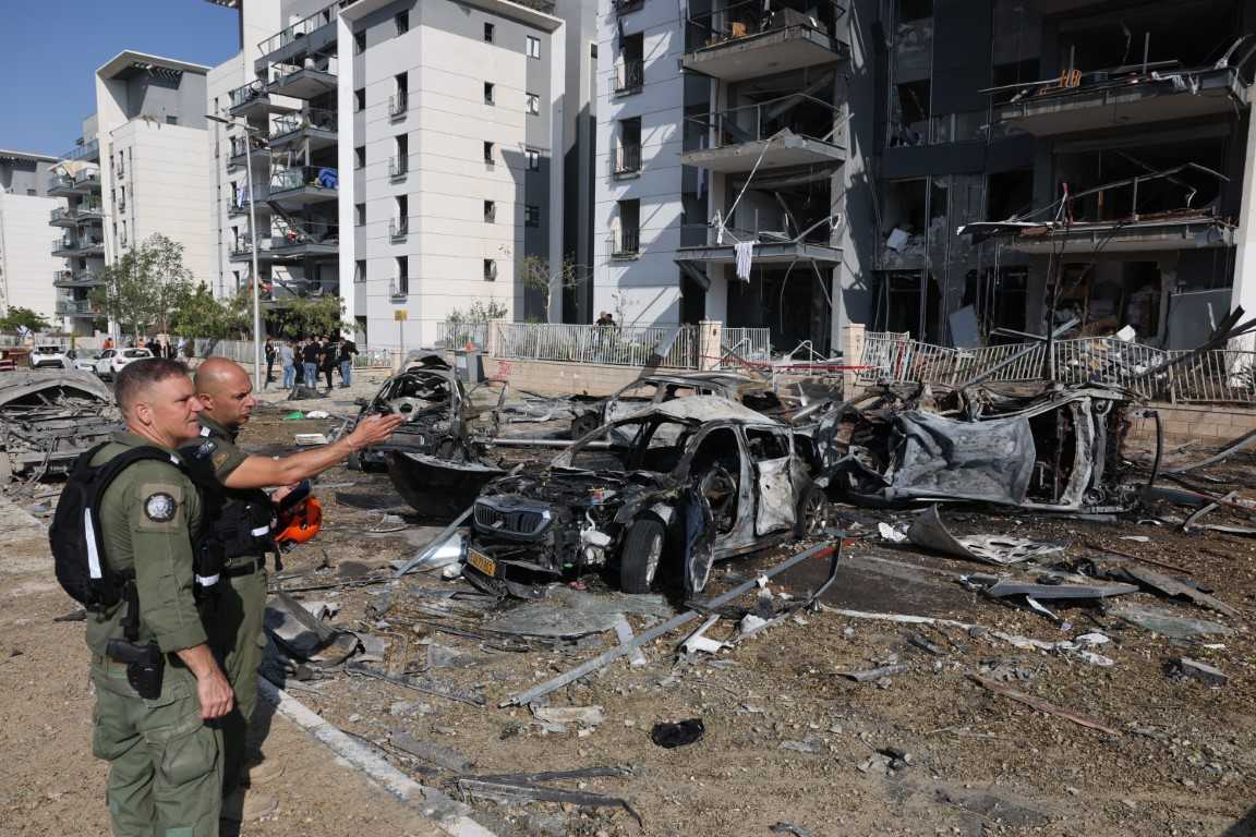 İran, Beerşeba kentini füzeyle vurdu: Microsoft binası yakınında yangın