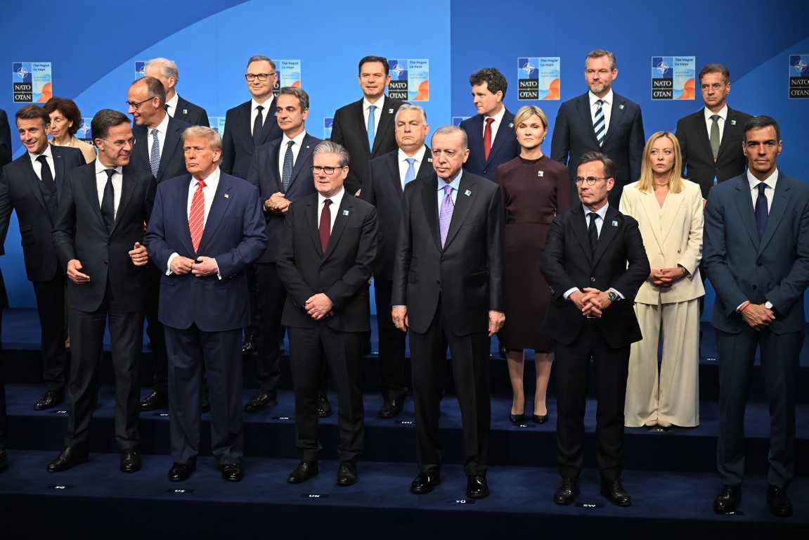 Erdoğan, NATO Zirvesi öncesi aile fotoğrafına katıldı