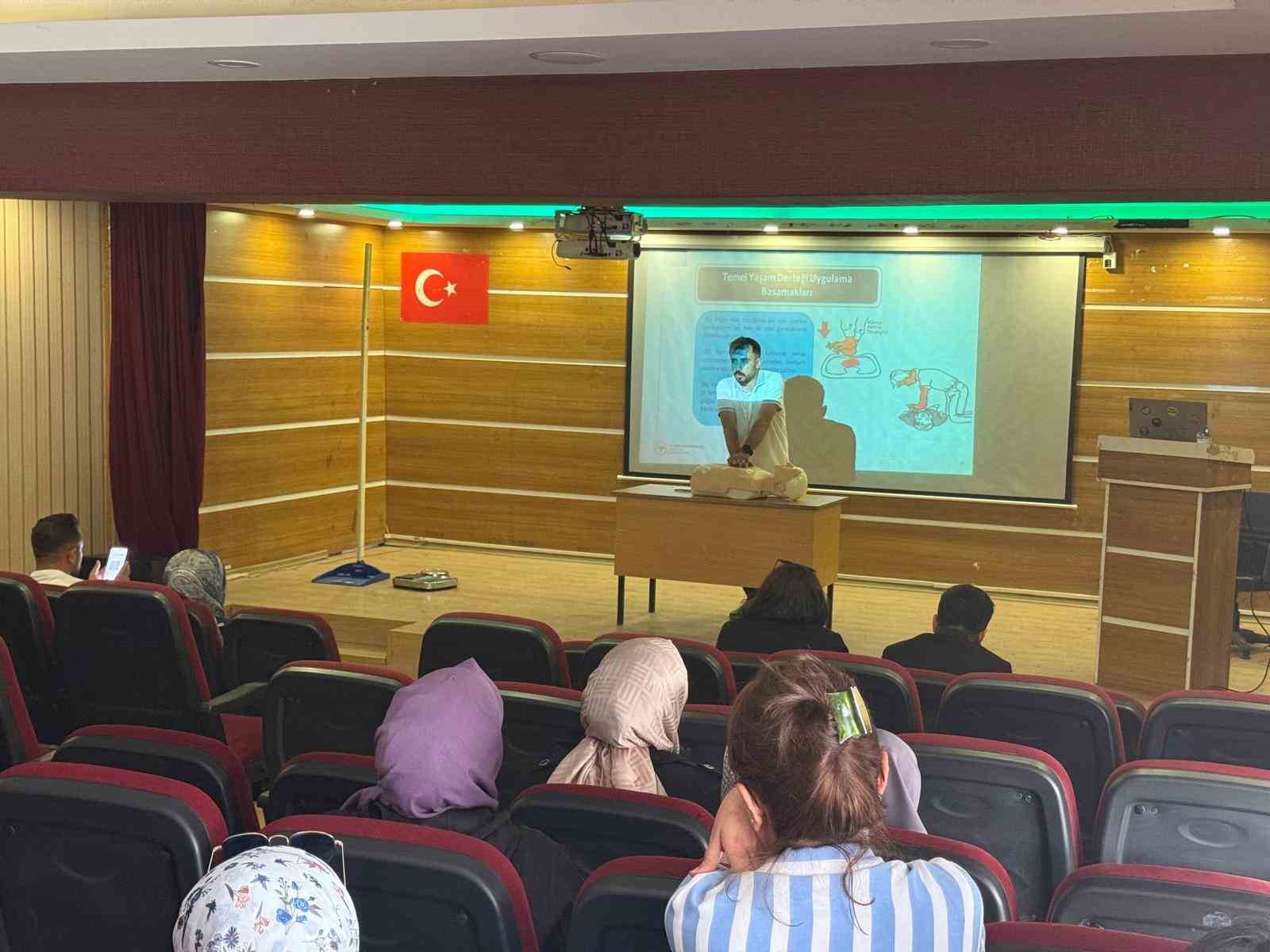 Başkale’de öğretmenlere sağlıklı yaşam eğitimi