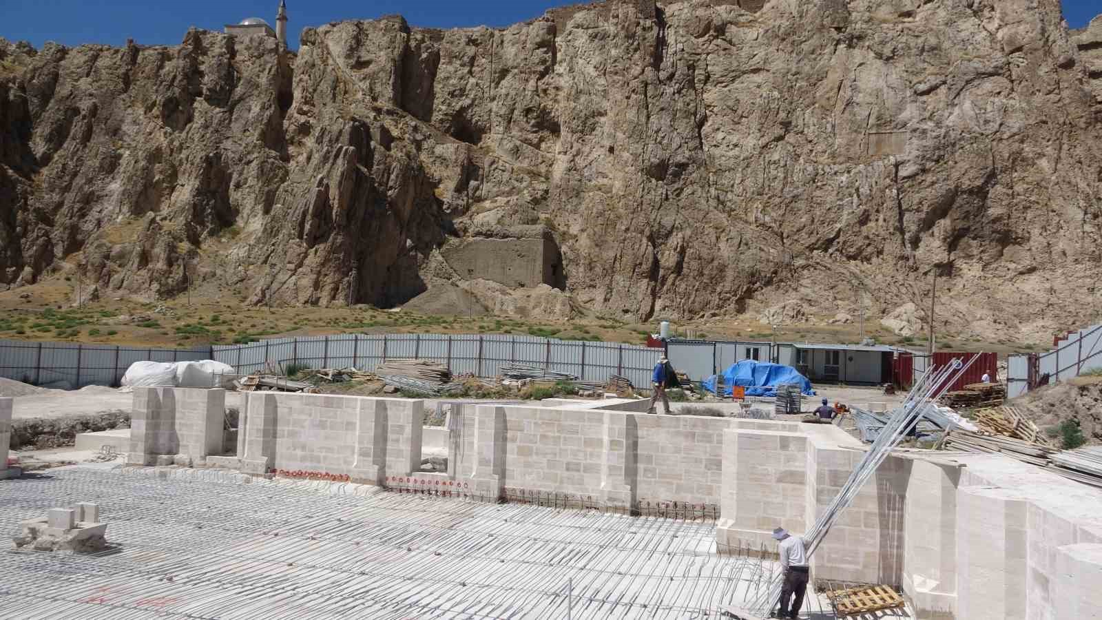 Eski Van Şehri’nde Tarih Canlanıyor: Ulu Cami ve Çevresi Yenileniyor