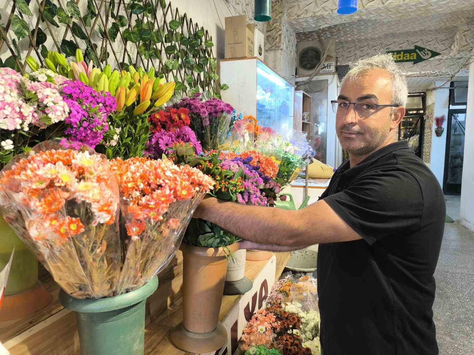 Canlı Çiçek ve Teraryuma Yoğun İlgi